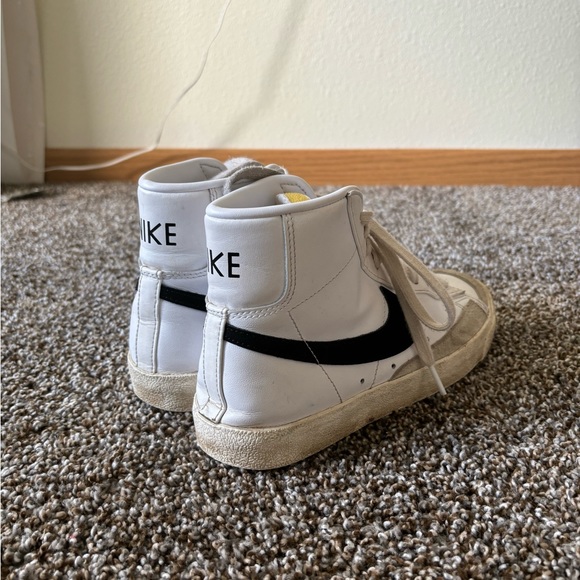 Nike Blazers - Picture 5 of 6